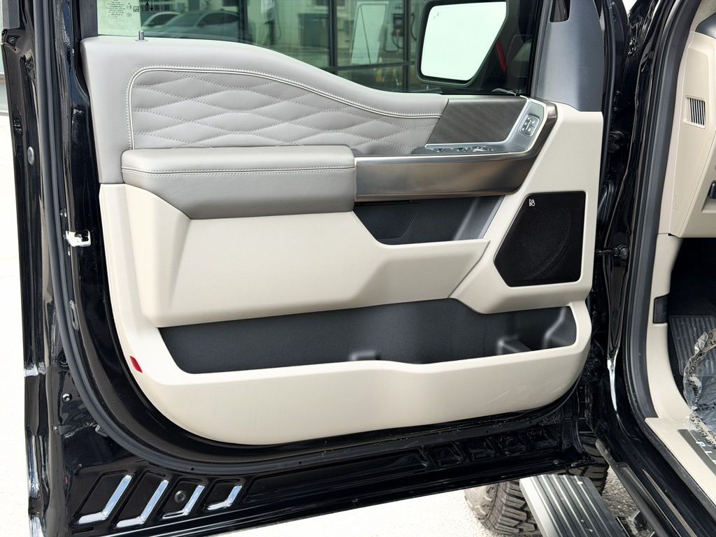 2026 Ford F-150 Platinum - Photo 19