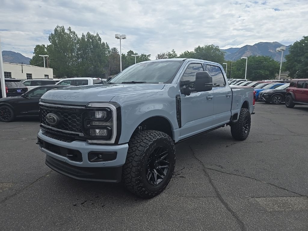 New 2026 Ford F-350SD Lariat Truck Crew Cab
