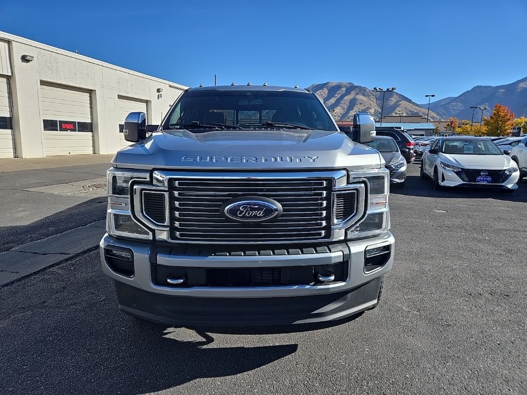 2022 Ford F-350 Platinum photo 2