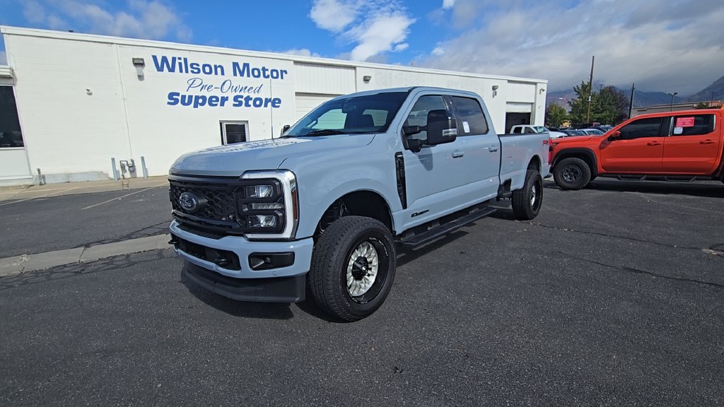 2024 Ford F-350 Lariat Super Duty Crew Cab Truck