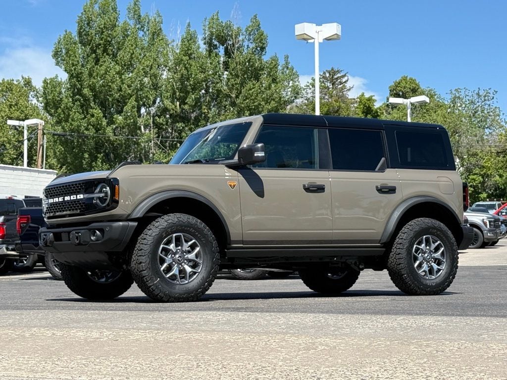 2025 Ford Bronco SUV 