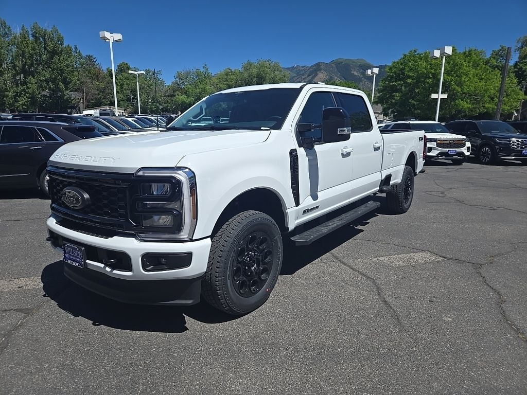 New 2026 Ford F-350SD Lariat Truck Crew Cab