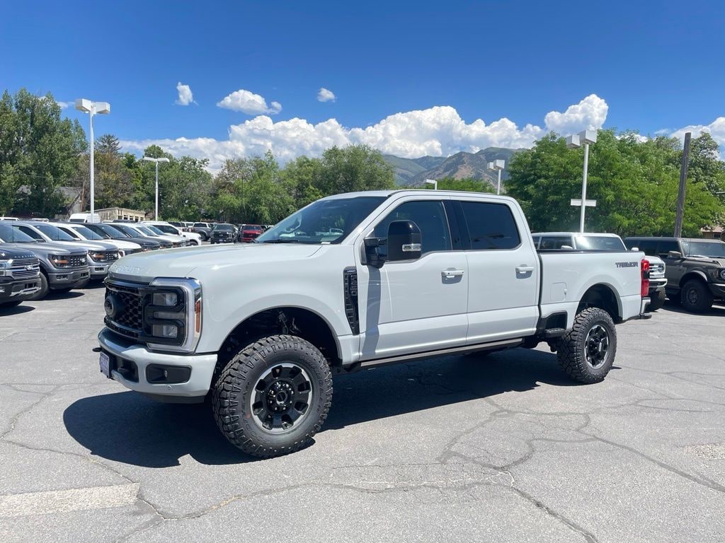 New 2026 Ford F-250SD Lariat Truck Crew Cab
