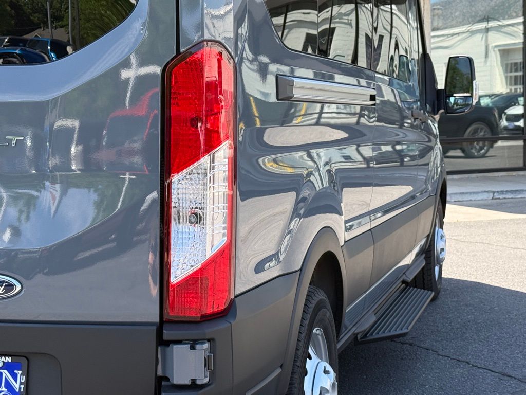 2025 Ford Transit Passenger Van XLT - Photo 38