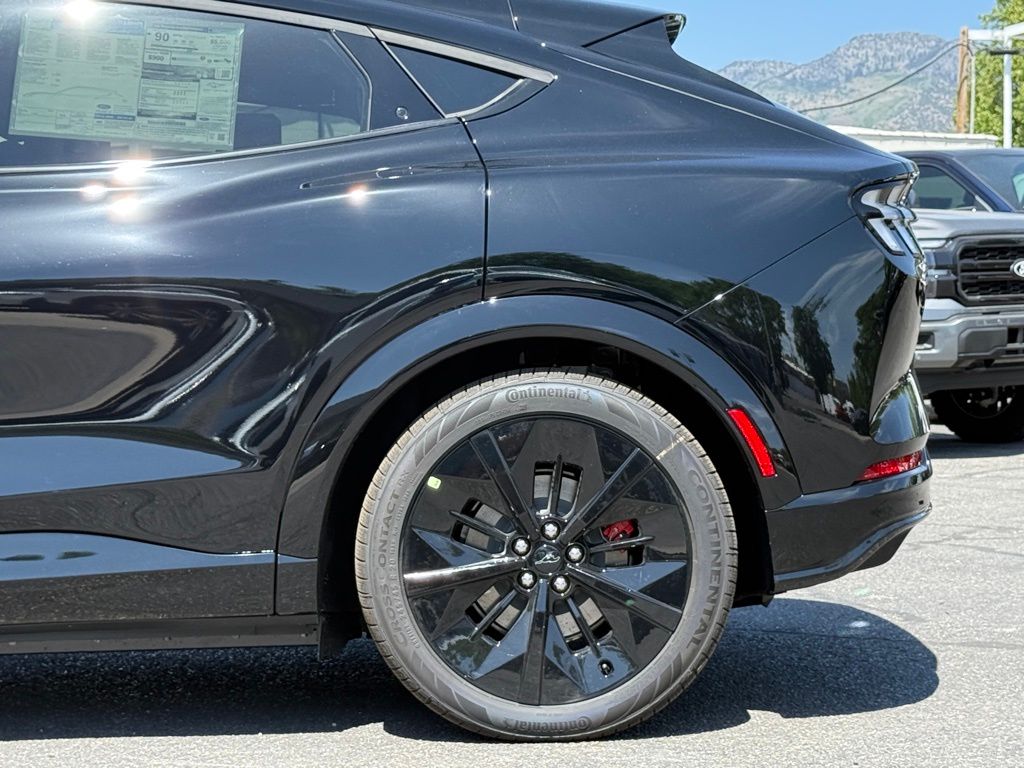 2025 Ford Mustang Mach-E GT - Photo 43