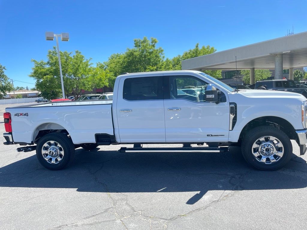 New 2026 Ford F-350SD Lariat Truck Crew Cab