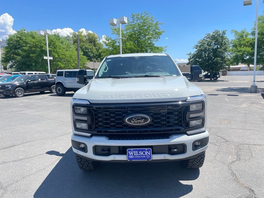 New 2026 Ford F-250SD Lariat Truck Crew Cab