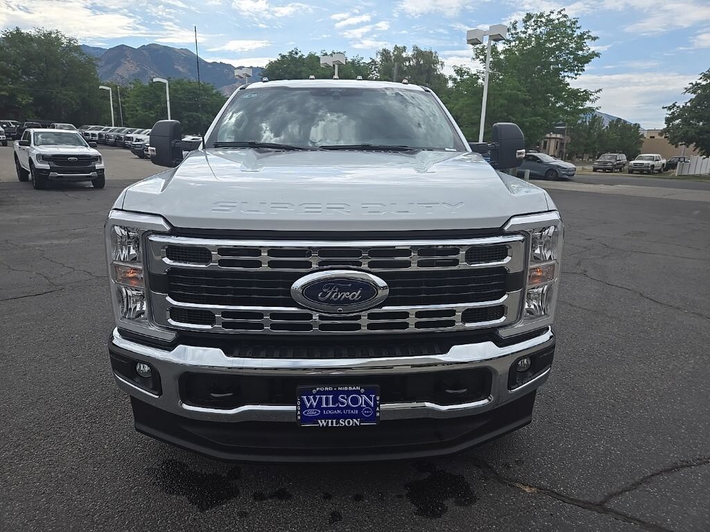 New 2026 Ford F-350SD XLT Truck Crew Cab