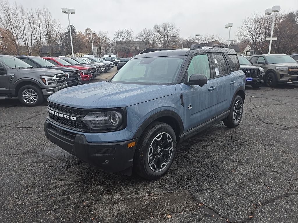 2025 Ford Bronco Sport Outer Banks's photo