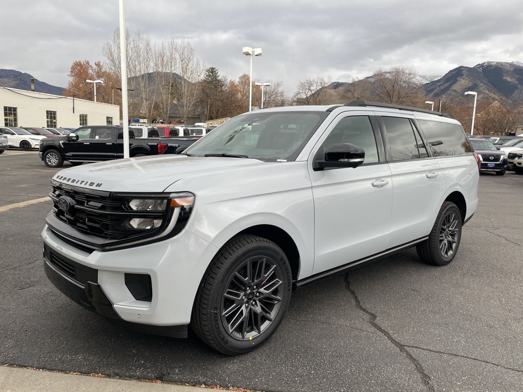 2025 Ford Expedition Platinum's photo