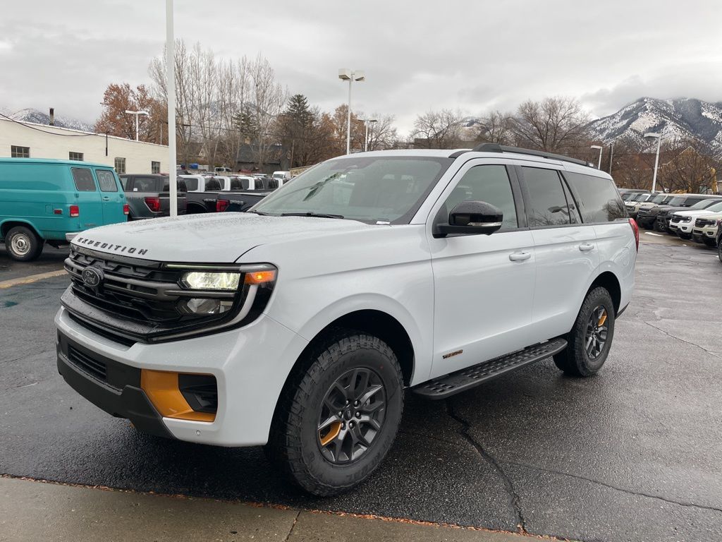 2025 Ford Expedition Tremor's photo
