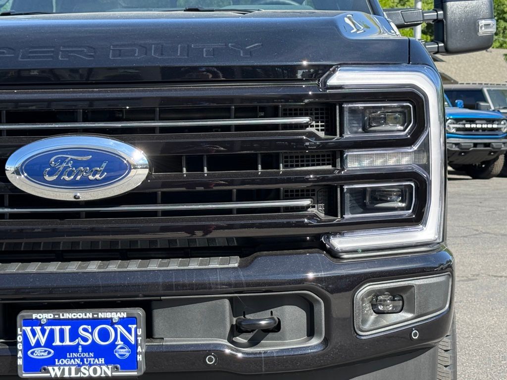 2025 Ford F-350 Super Duty Platinum - Photo 34