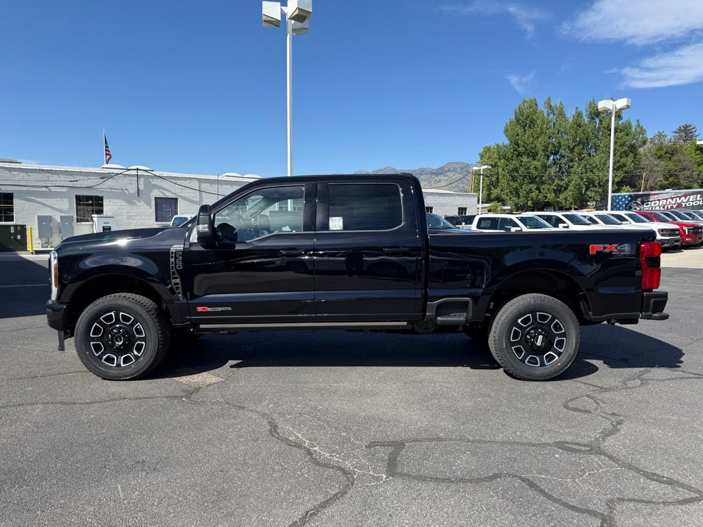 2025 Ford F-350 Super Duty Platinum - Photo 8