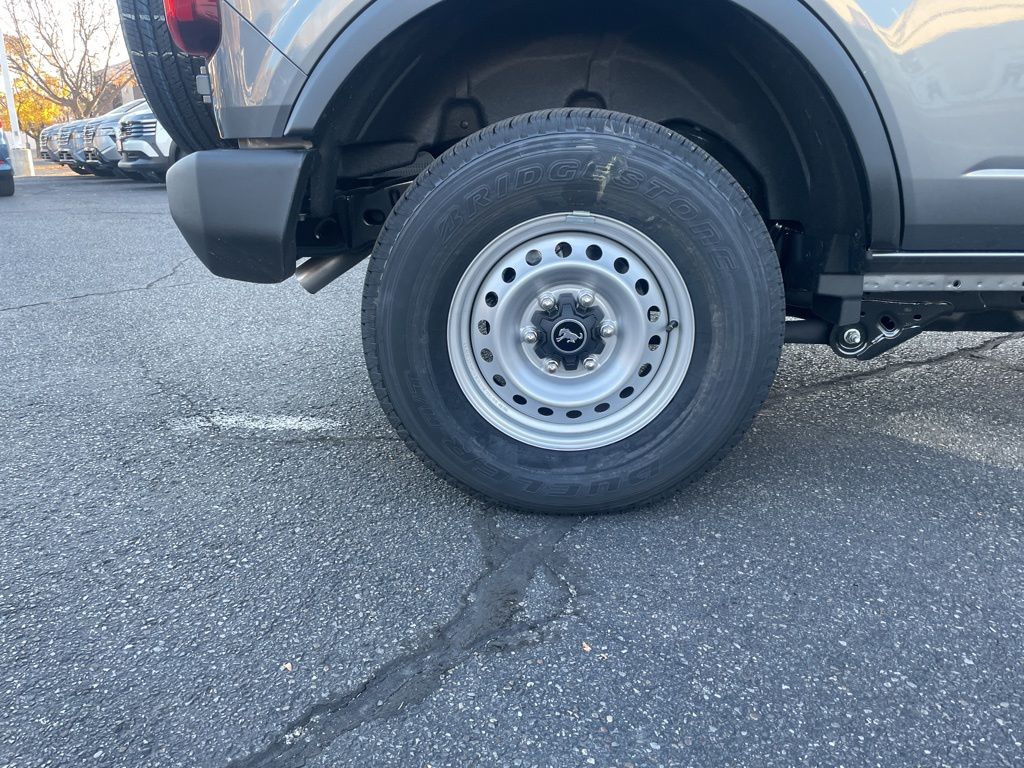 2025 Ford Bronco 4-Door Base's photo