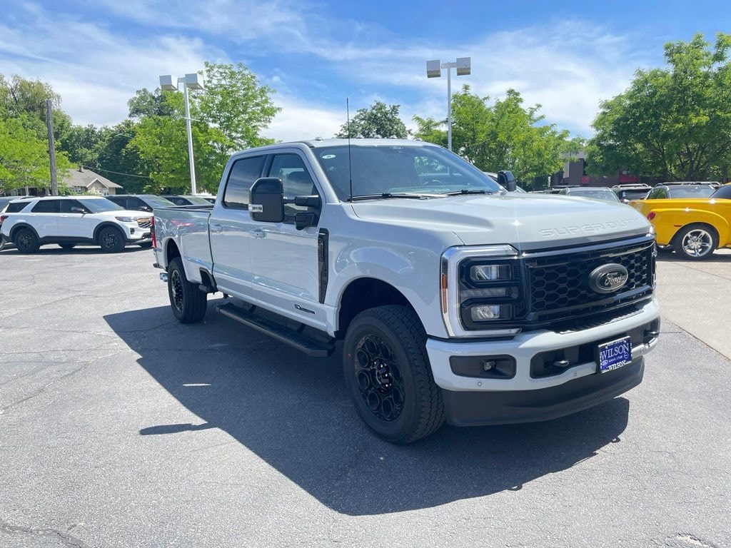 New 2026 Ford F-350SD Lariat Truck Crew Cab