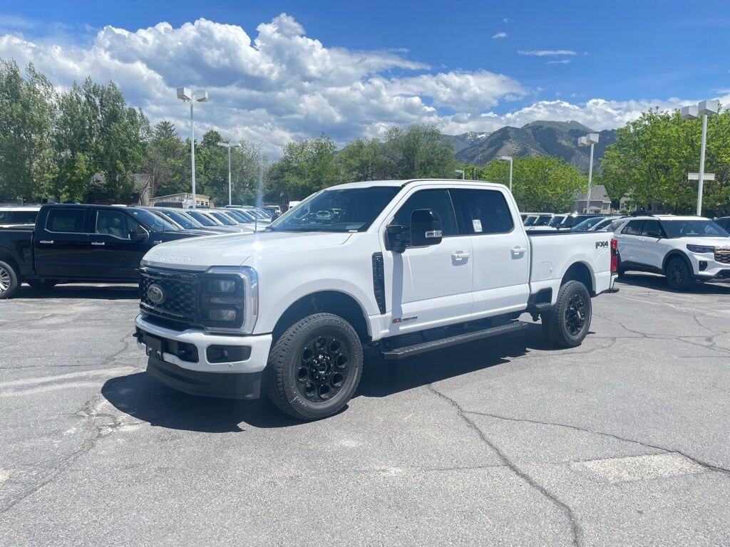 New 2026 Ford F-350SD Lariat Truck Crew Cab