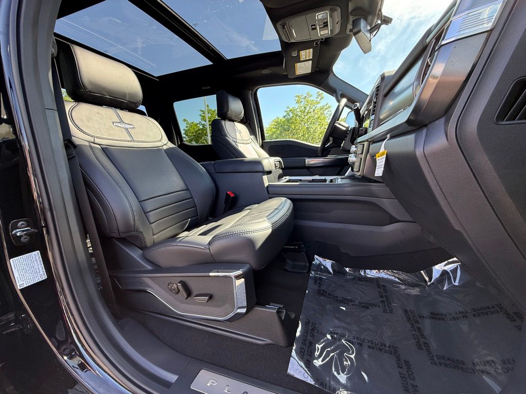 2025 Ford F-350 Super Duty Platinum - Photo 26