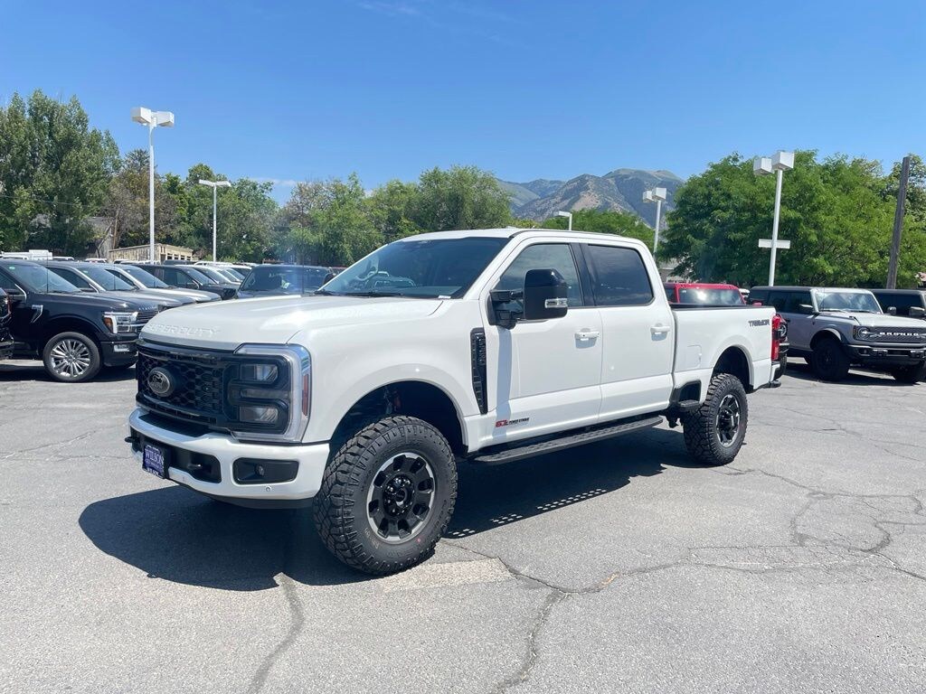 New 2026 Ford F-350SD Lariat Truck Crew Cab