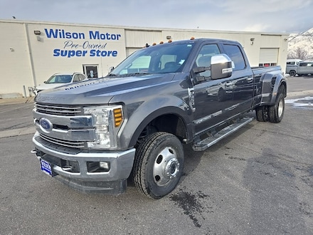 2019 Ford F-350 Lariat Super Duty Crew Cab Long Bed Truck