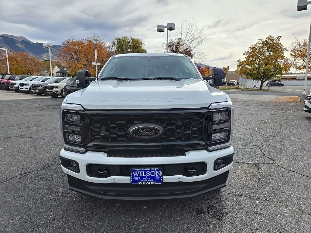 2026 Ford F-350 Lariat photo 2