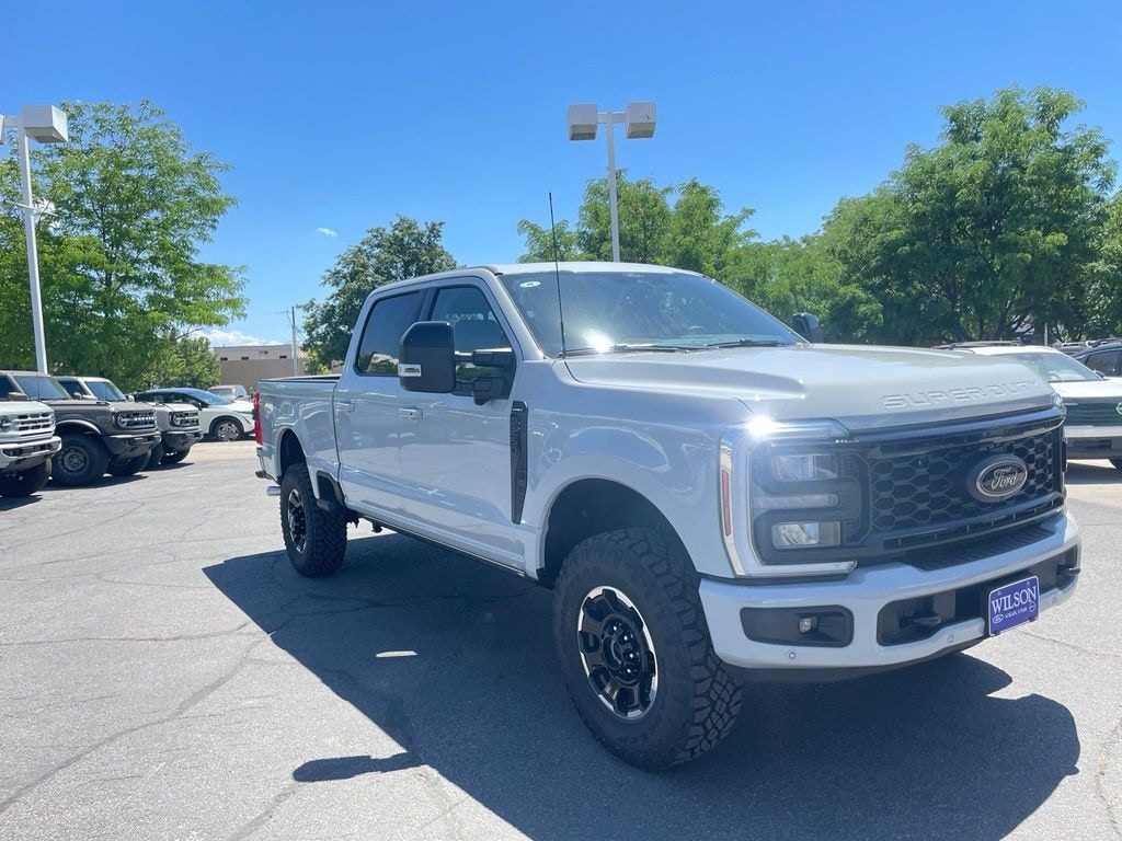 New 2026 Ford F-250SD Lariat Truck Crew Cab