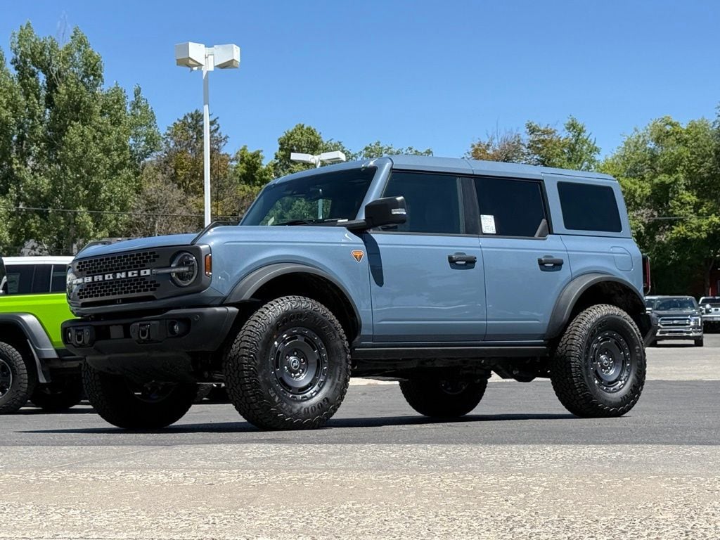 2025 Ford Bronco SUV 