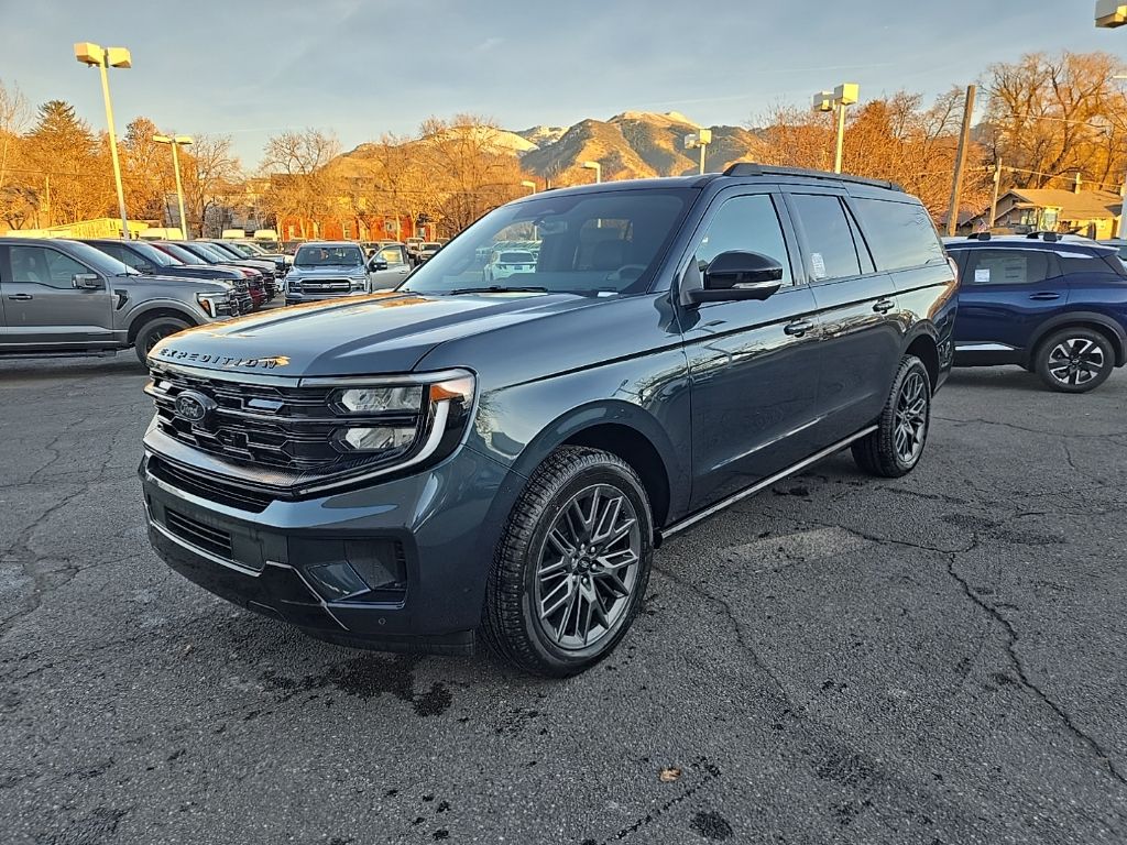 2025 Ford Expedition Platinum's photo