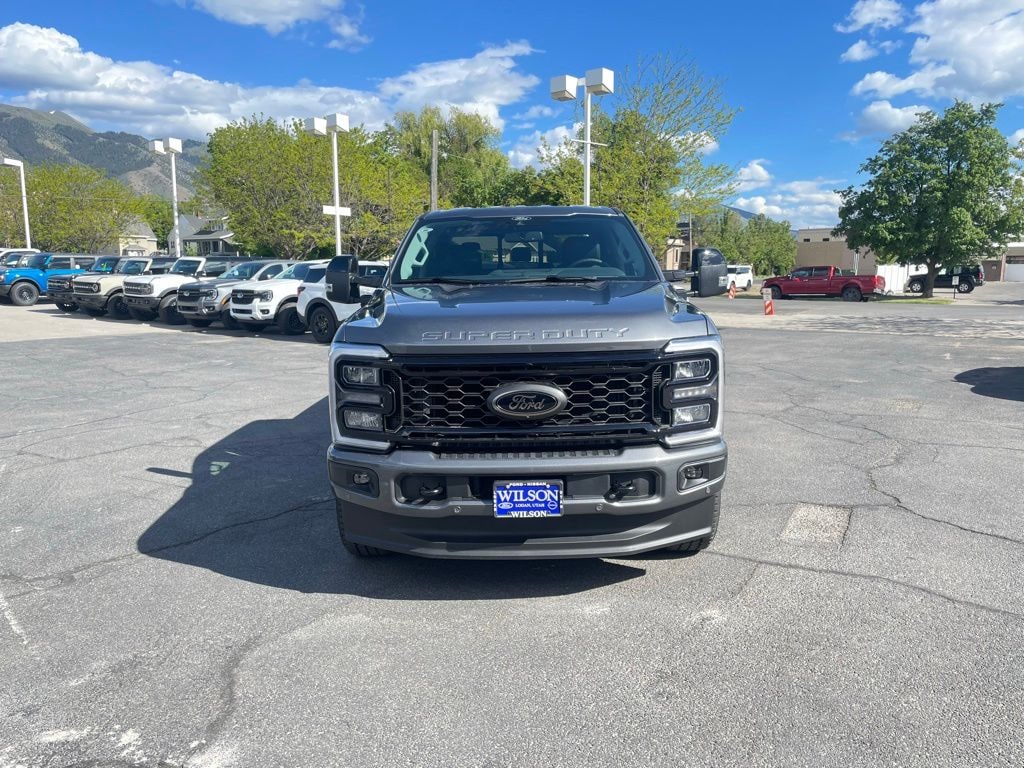 New 2026 Ford F-250SD Lariat Truck Crew Cab