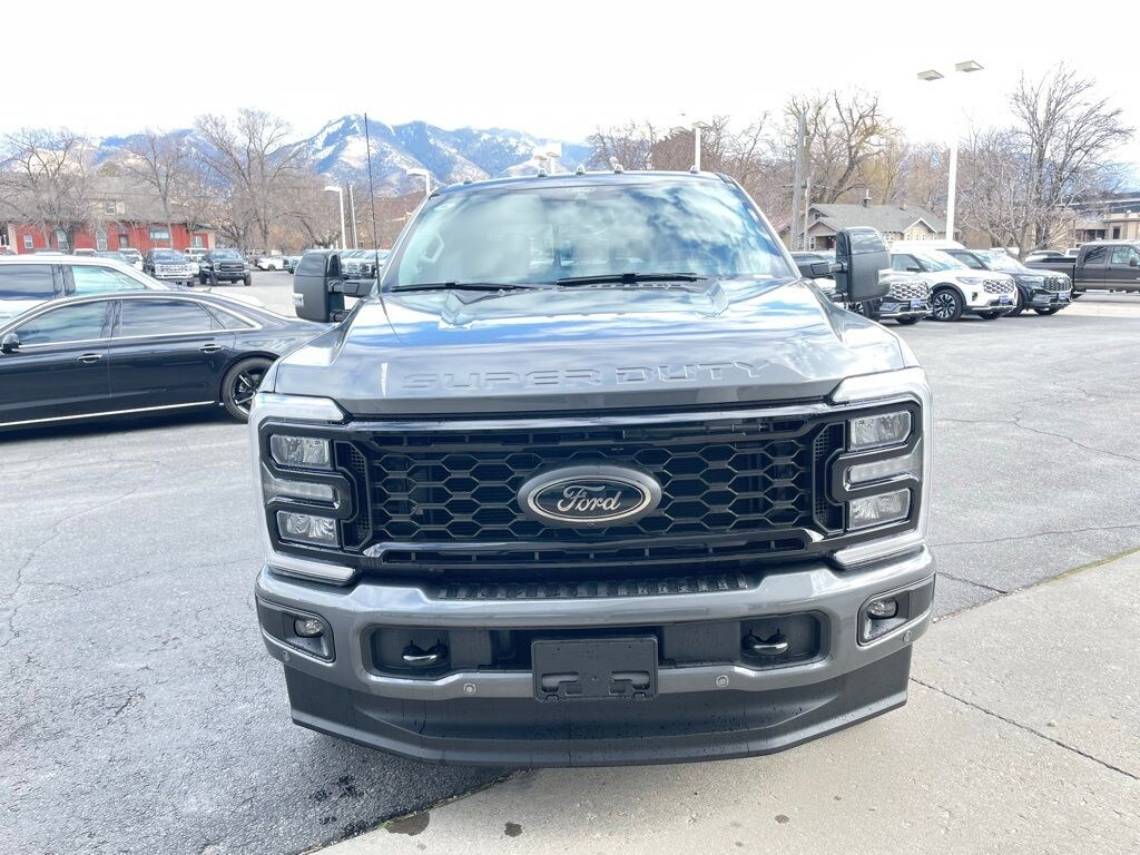 New 2026 Ford F-350SD Lariat Truck Crew Cab