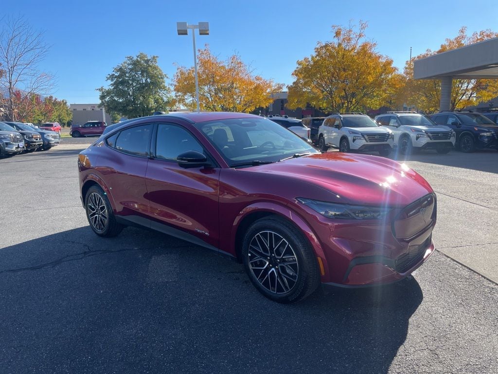 2025 Ford Mustang Mach-E Premium photo 3