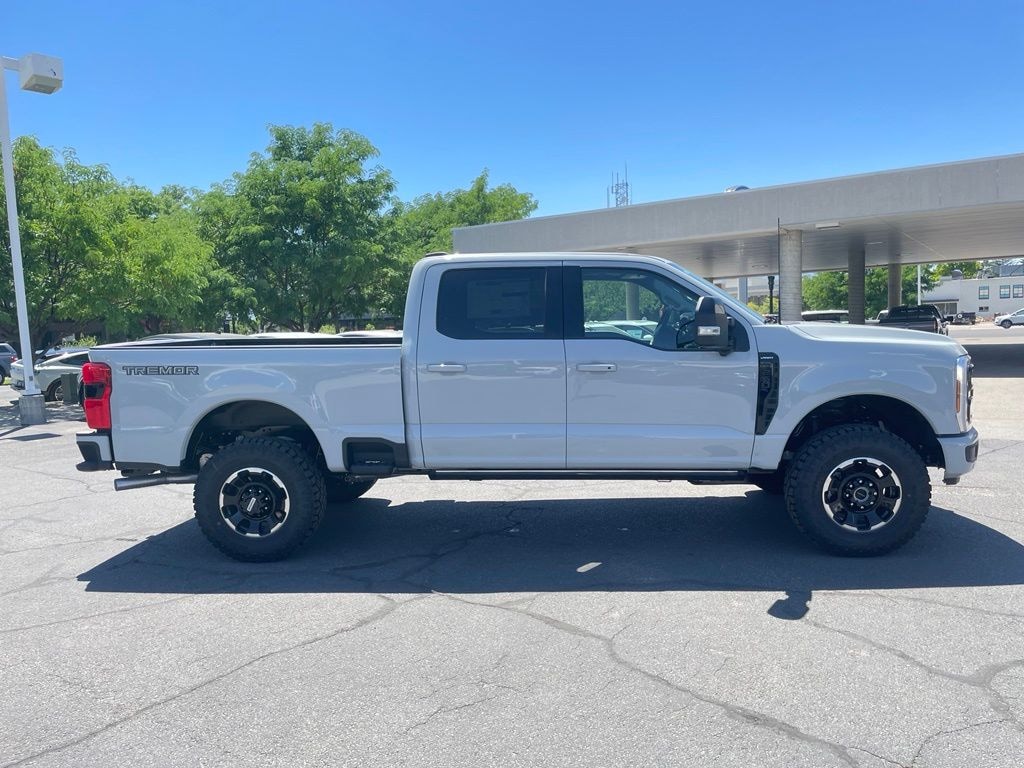 New 2026 Ford F-250SD Lariat Truck Crew Cab