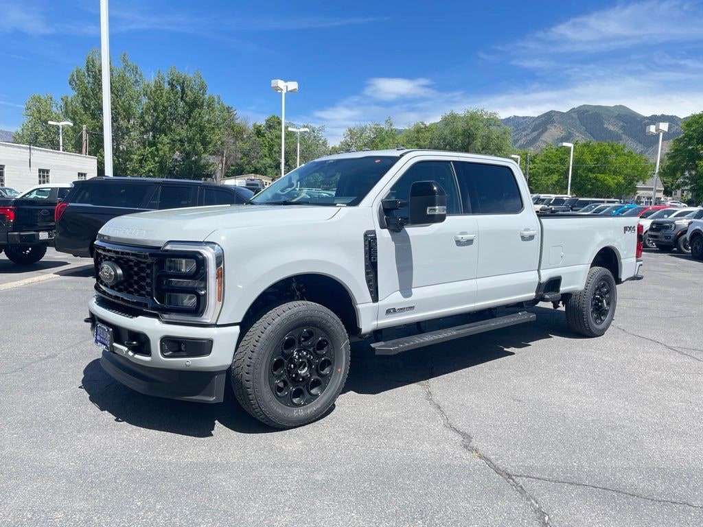 New 2026 Ford F-350SD Lariat Truck Crew Cab