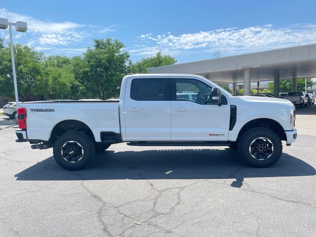 New 2026 Ford F-350SD Lariat Truck Crew Cab