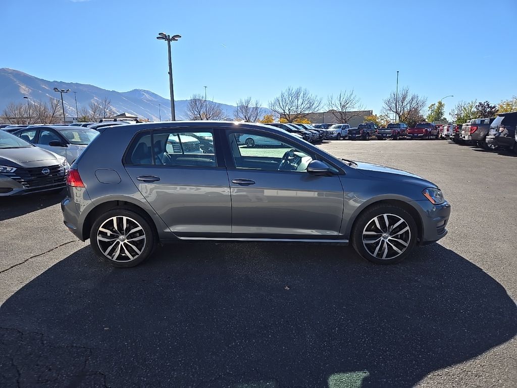2017 Volkswagen Golf TSI SE photo 4