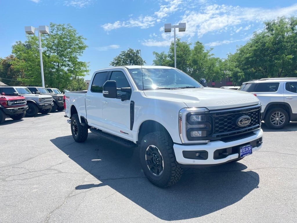 New 2026 Ford F-350SD Lariat Truck Crew Cab