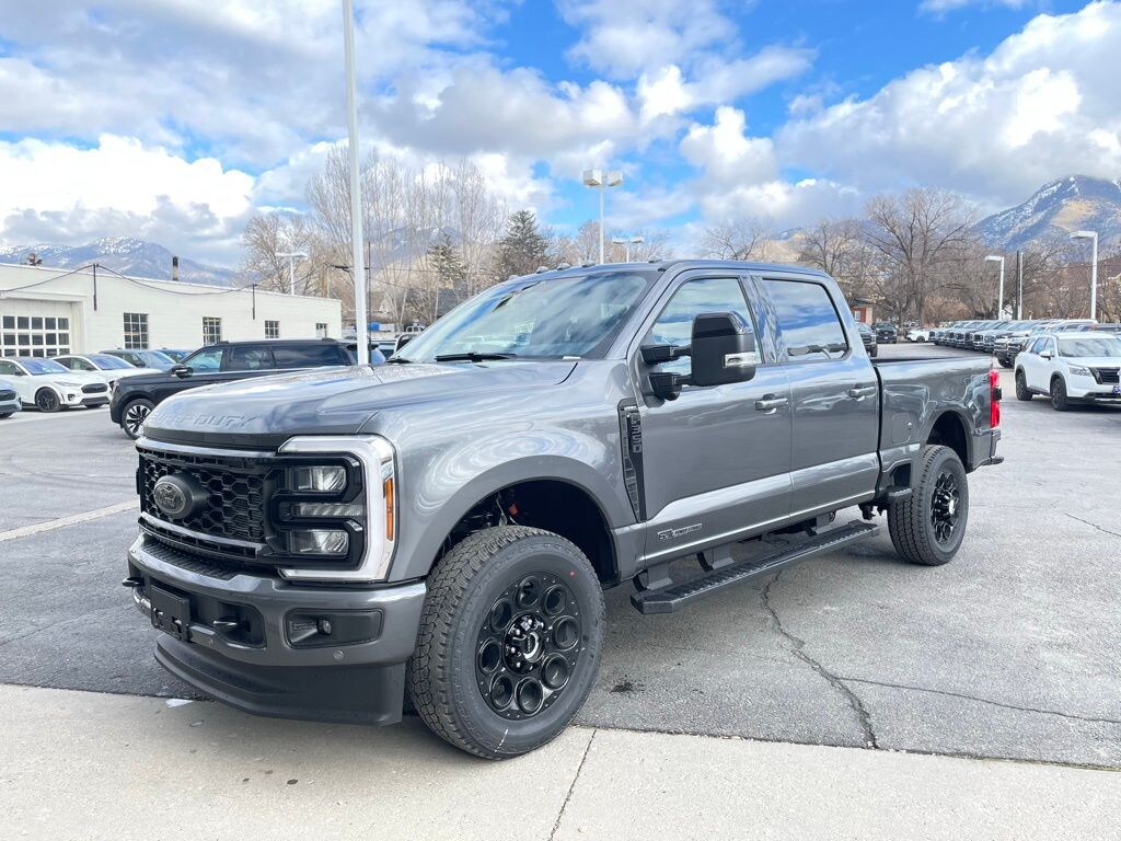 New 2026 Ford F-350SD Lariat Truck Crew Cab