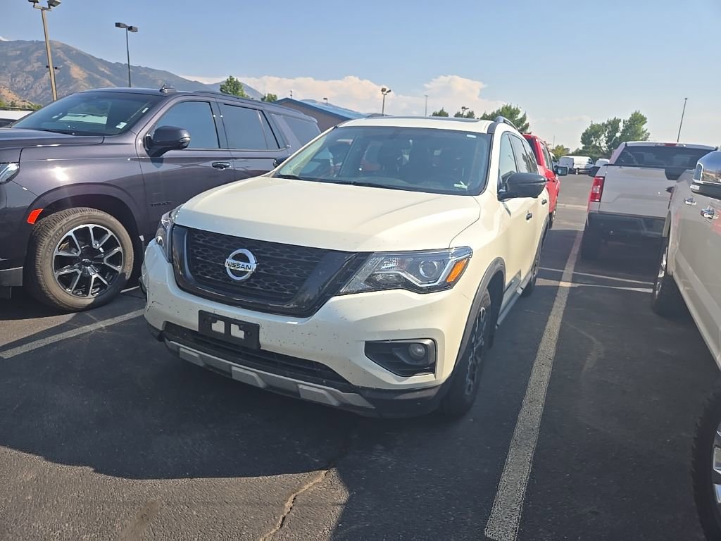 2020 Nissan Pathfinder SL photo 3