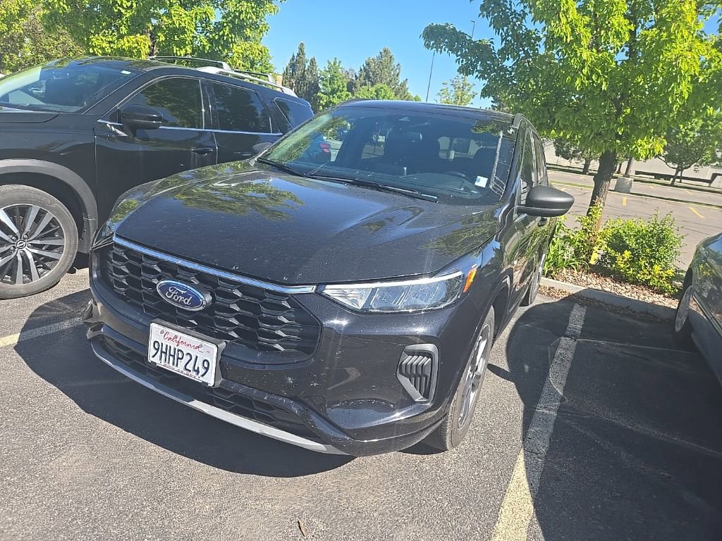 2024 Ford Escape ST-Line photo 3