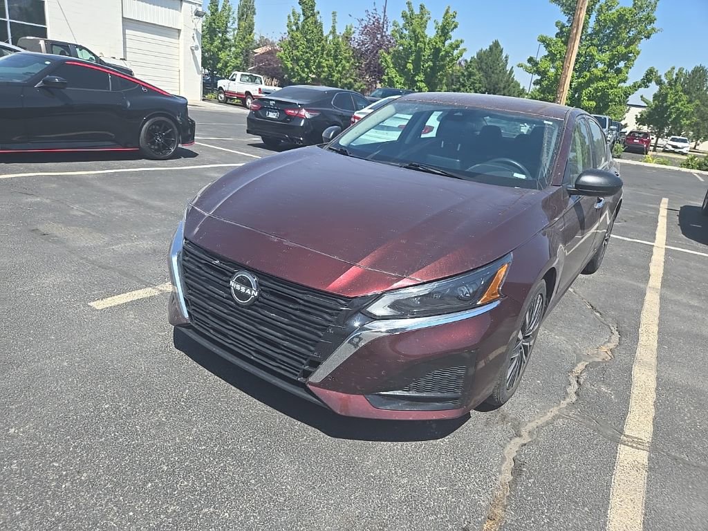 2024 Nissan Altima 2.5 SV photo 2