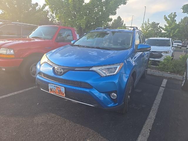 2017 Toyota RAV4 XLE photo 3