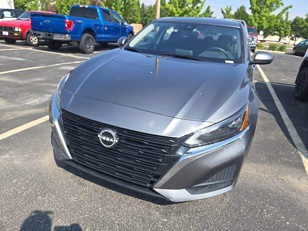 2023 Nissan Altima 2.5 SV photo 2