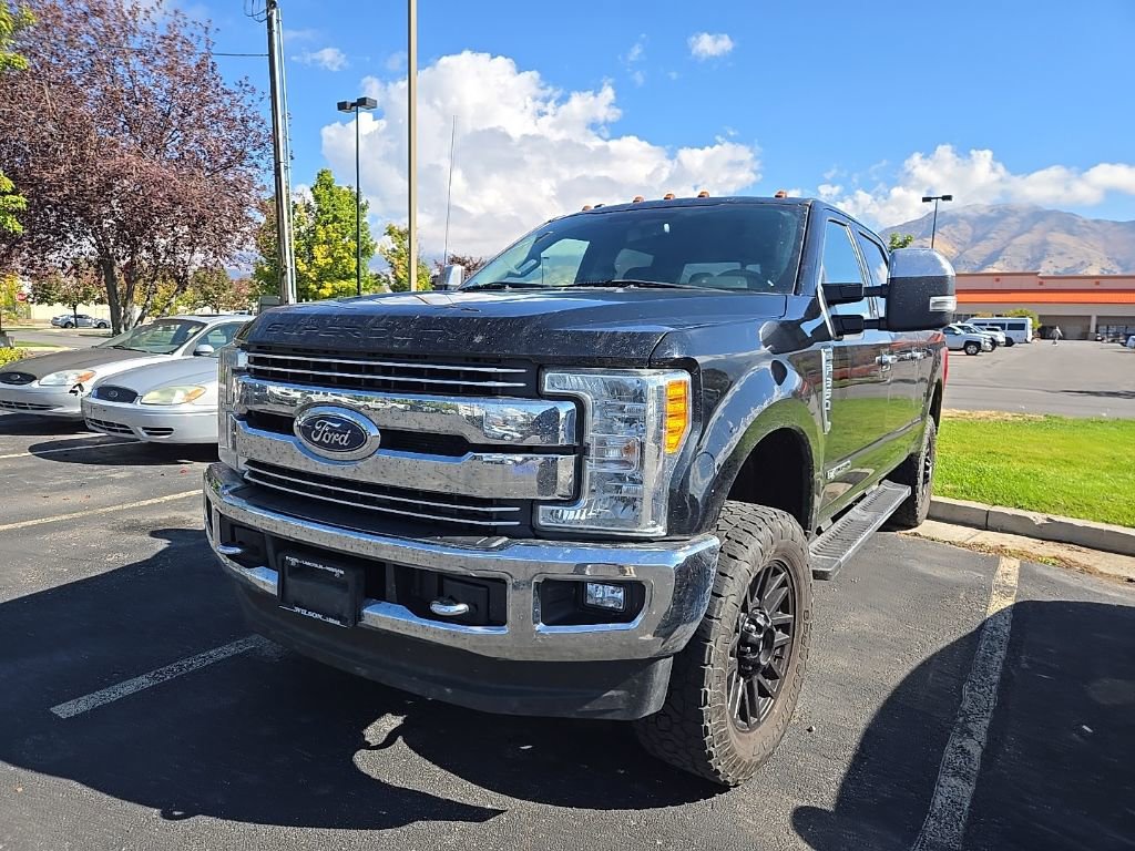 2017 Ford F-350 Lariat photo 3