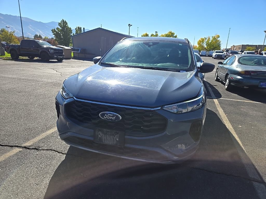 2024 Ford Escape ST-Line photo 2