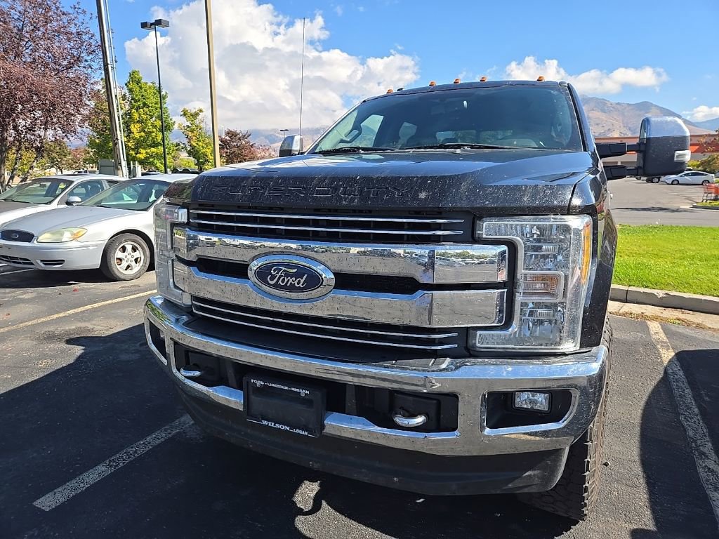 2017 Ford F-350 Lariat photo 2