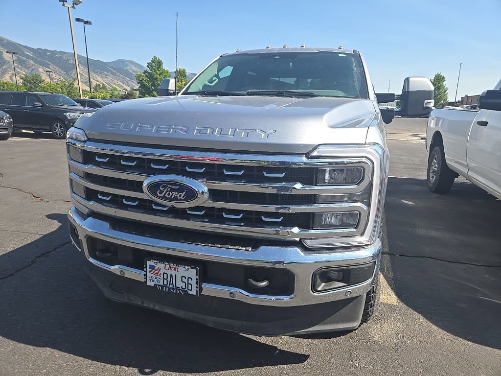 2023 Ford F-350 Lariat photo 2