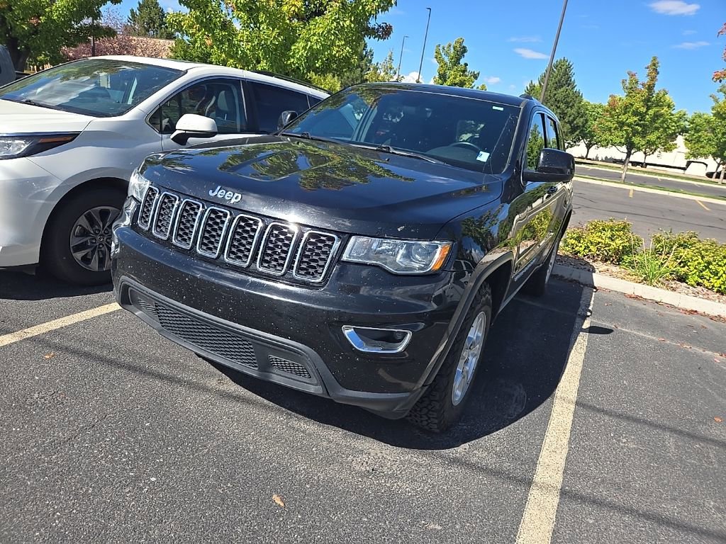 2017 Jeep Grand Cherokee Laredo photo 2