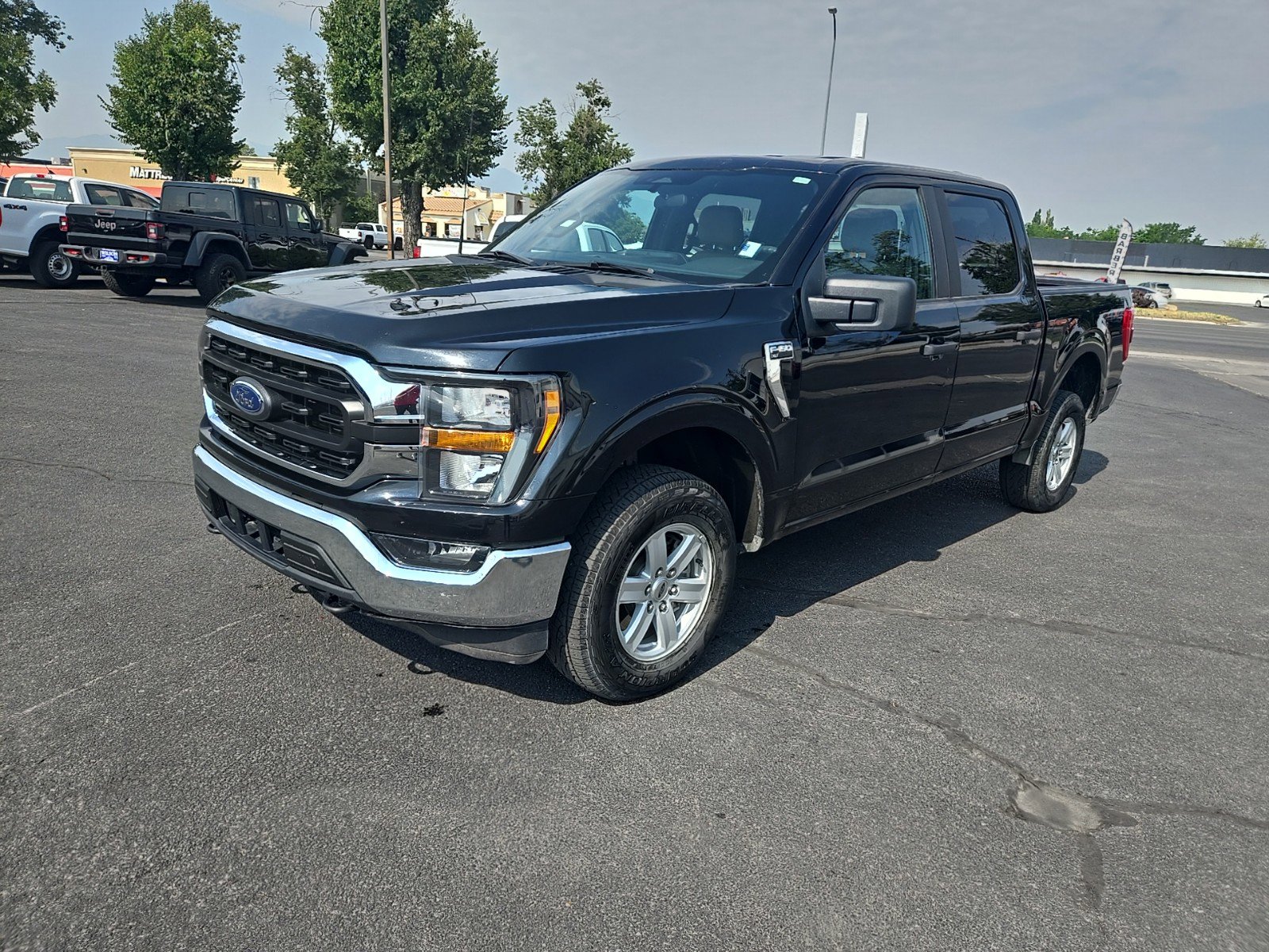 2023 Ford F-150 XLT photo 3