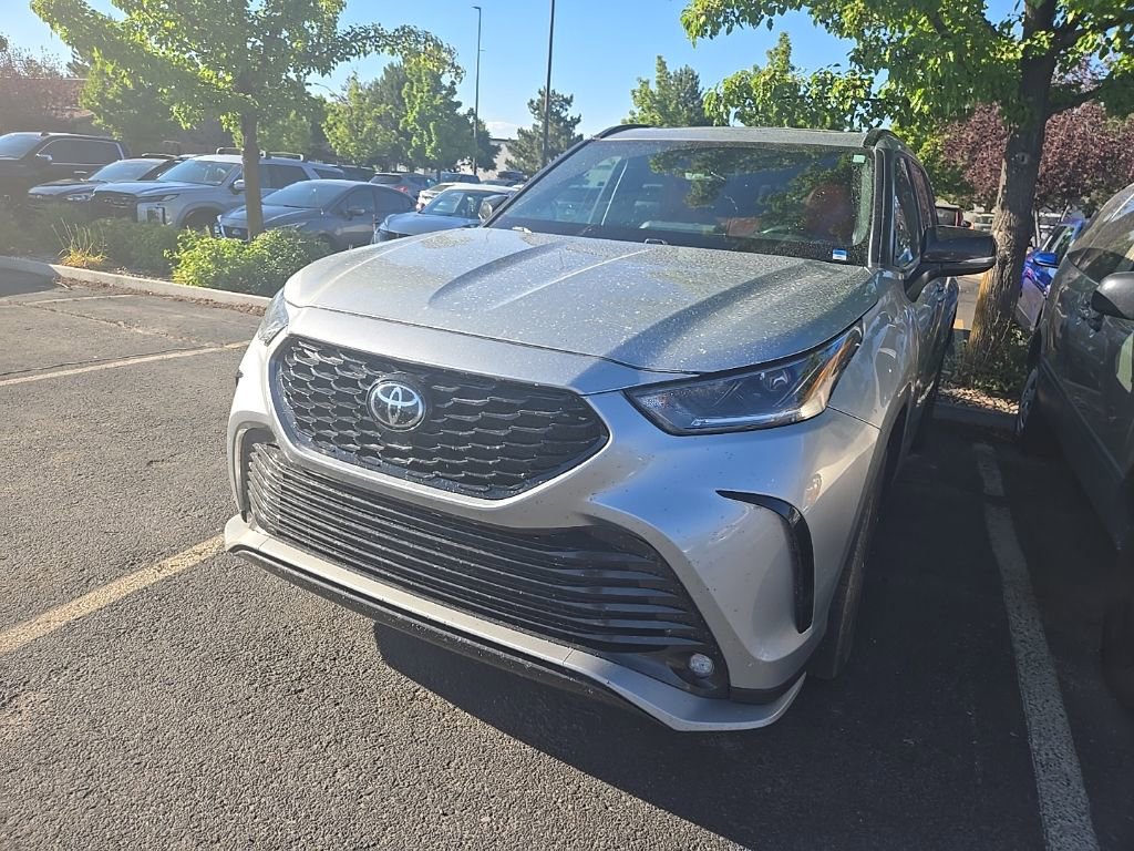 2022 Toyota Highlander XSE photo 3