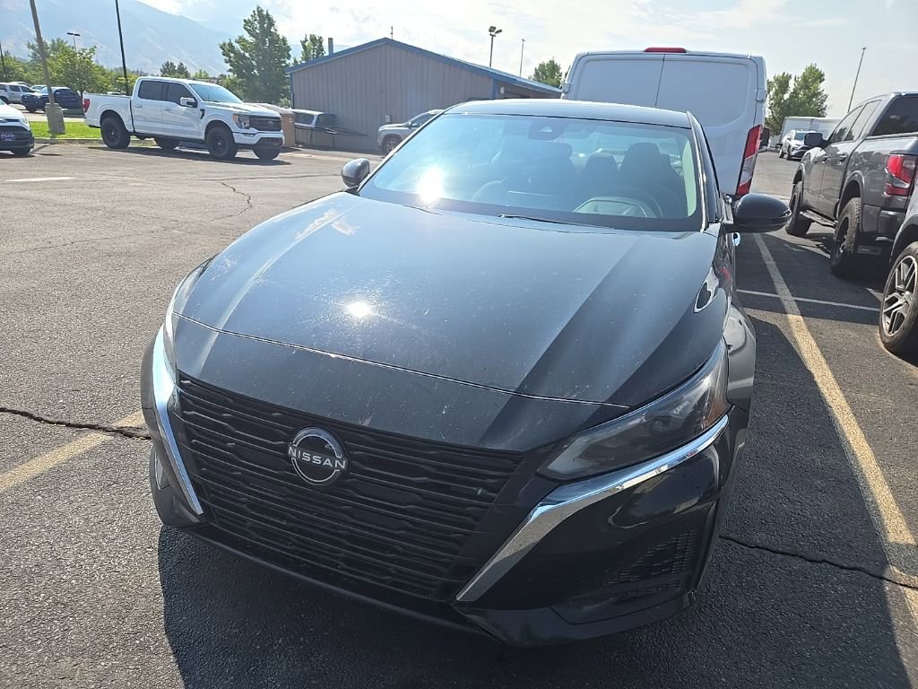 2023 Nissan Altima 2.5 SV photo 2