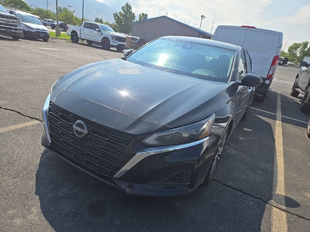 2023 Nissan Altima 2.5 SV photo 3